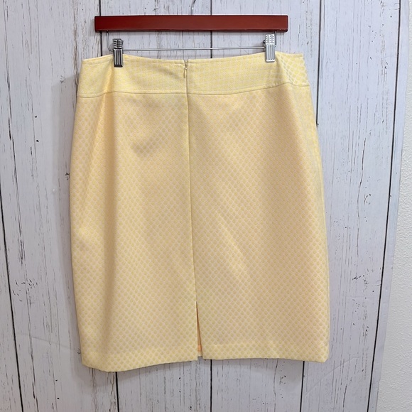 Giorgio Sant’ Angelo Buttercream Skirt Suit - Picture 7 of 9